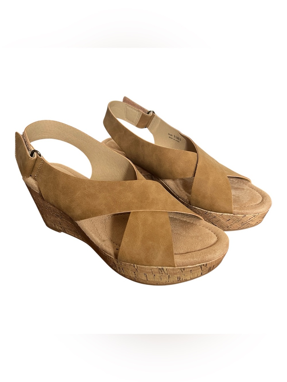 CL by Laundry Neutral Tan Lightweight Faux Suede Cork Wedge Sandals NWOB 9.5